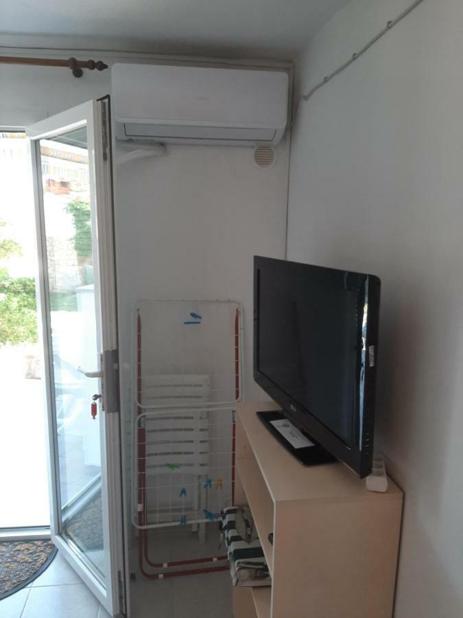 Apartment Ema *