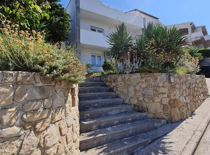 Apartments Ema