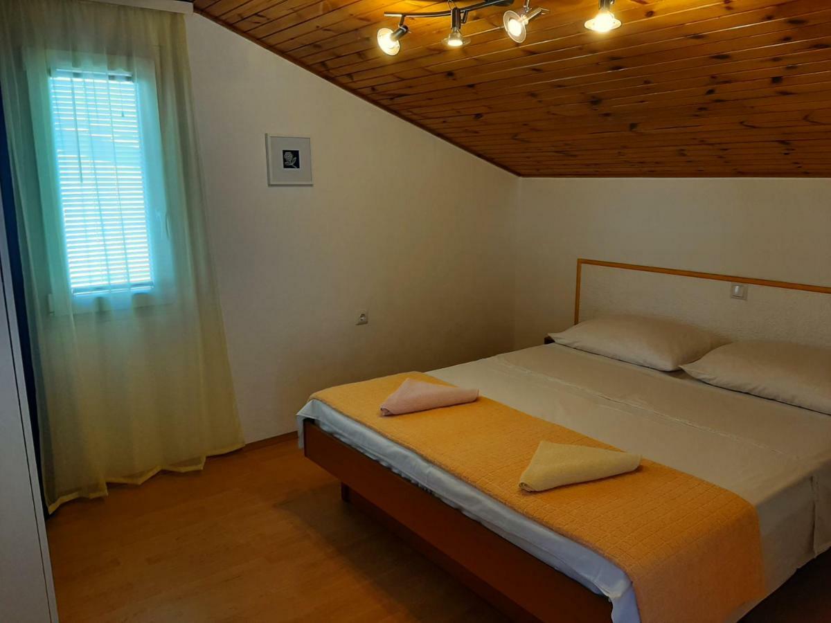 Apartment Ema Pag Town
